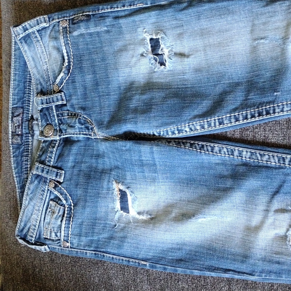 Women's silver jeans size 28x33